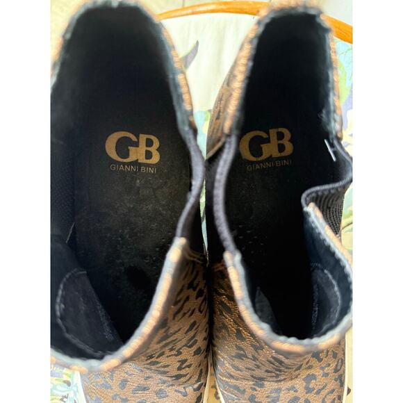 Gianni Bini Women’s Leopard Print Chelsea Sneakers size 8 - Picture 4 of 6